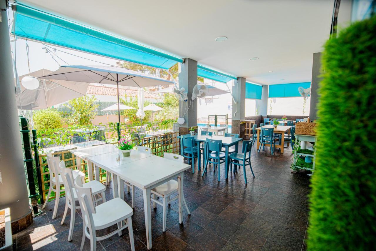 Rentalmar Costa Verde 캠브릴스 외부 사진